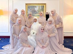Tak Ada Keanu, Ini 7 Foto Selebriti yang Jadi Bridesmaid & Groomsmen Pernikahan Dara Arafah