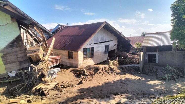Dampak banjir di Pidie Jaya, Aceh. (Agus Setyadi/detikSumut)