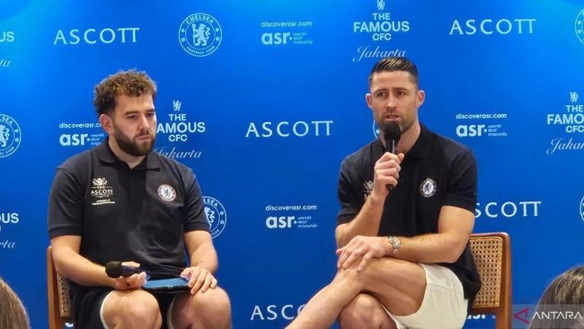 Mantan bek Chelsea dan timnas Inggris, Gary Cahill, mengenang momen indah saat tampil di Stadion Utama Gelora Bung Karno (SUGBK), Jakarta, pada tahun 2013.