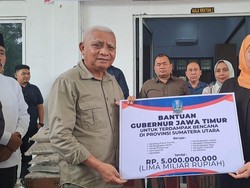 Gubernur Jatim Khofifah Bantu Rp 5 M untuk Korban Bencana di Sumut