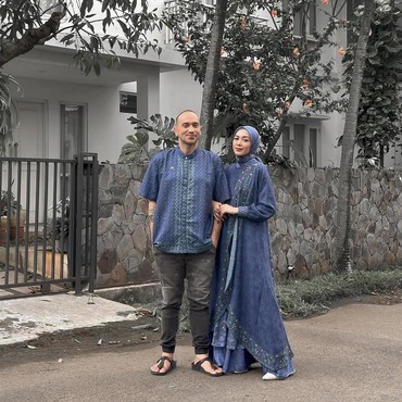 Istri Geram Tak Ada Maaf dari Wanita Rambut Biru yang Live TikTok di Pemakaman Gary Iskak