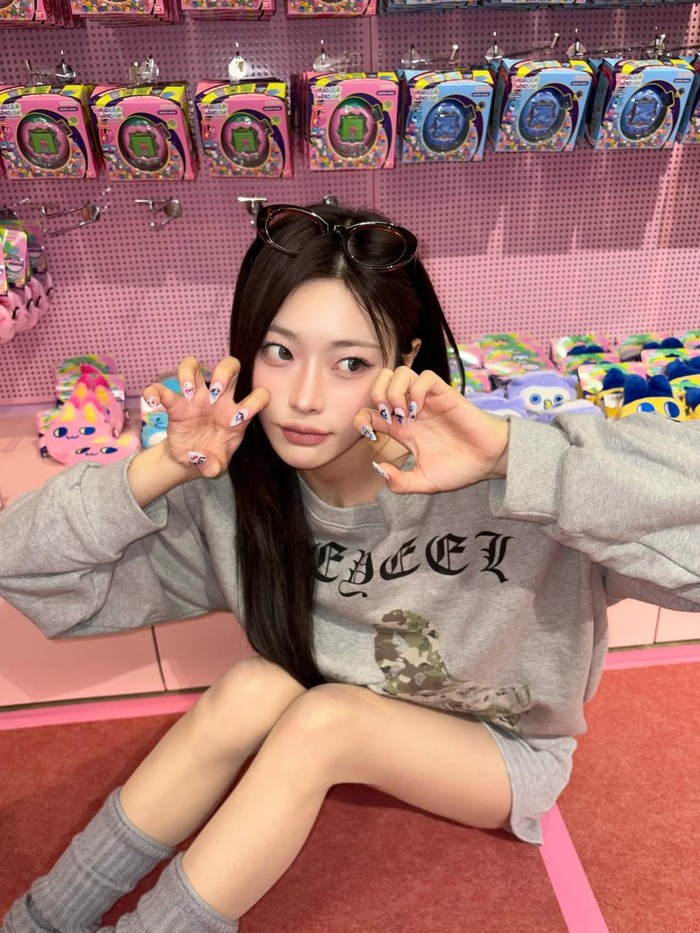 Selanjutnya ada Yerin nih, Beauties! Nah, ada satu fakta menarik tentang idol K-Pop berusia 24 tahun tersebut, yakni ia seharusnya tereliminasi dari Time Turner, namun berhasil memenangkan ronde comeback./ Foto: instagram.com/rini.o__o