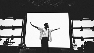 Lirik Lagu Peluk - Afgan