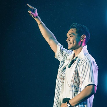 Lirik Lagu Sebentar - Afgan