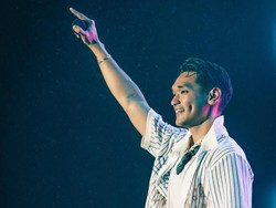 Lirik Lagu Sebentar - Afgan