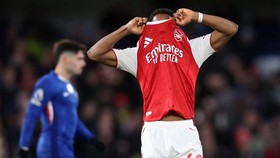 FOTO: Perjuangan 10 Pemain Chelsea Tahan Imbang Arsenal