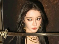 Penampilan Terbaru Dilraba Dilmurat Jadi Sorotan, Picu Rumor Kloning