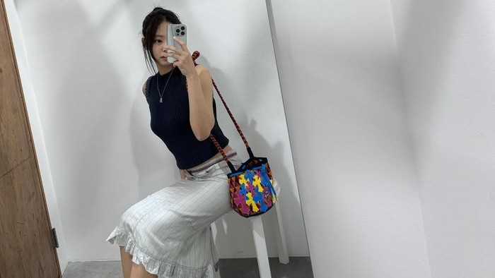 Get The Look: Inspirasi Gaya Cute dan Feminin ala Jennie BLACKPINK