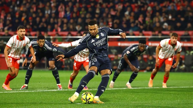 Real Madrid ditahan imbang klub papan bawah Girona 1-1 pada lanjutan Liga Spanyol pada Senin (1/12) dini hari WIB.