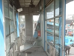 Halte TransJ di Tanjung Priok Ditabrak Truk, Koridor 10 dan 12 Dialihkan