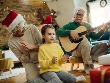 15 Lagu Natal Populer Sepanjang Masa, Hangatkan Momen Ibadah Bersama Keluarga