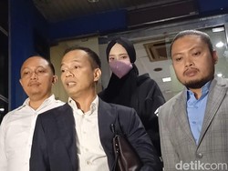 Tak Lagi Sepaham, Tim Kuasa Hukum Inara Rusli Mundur