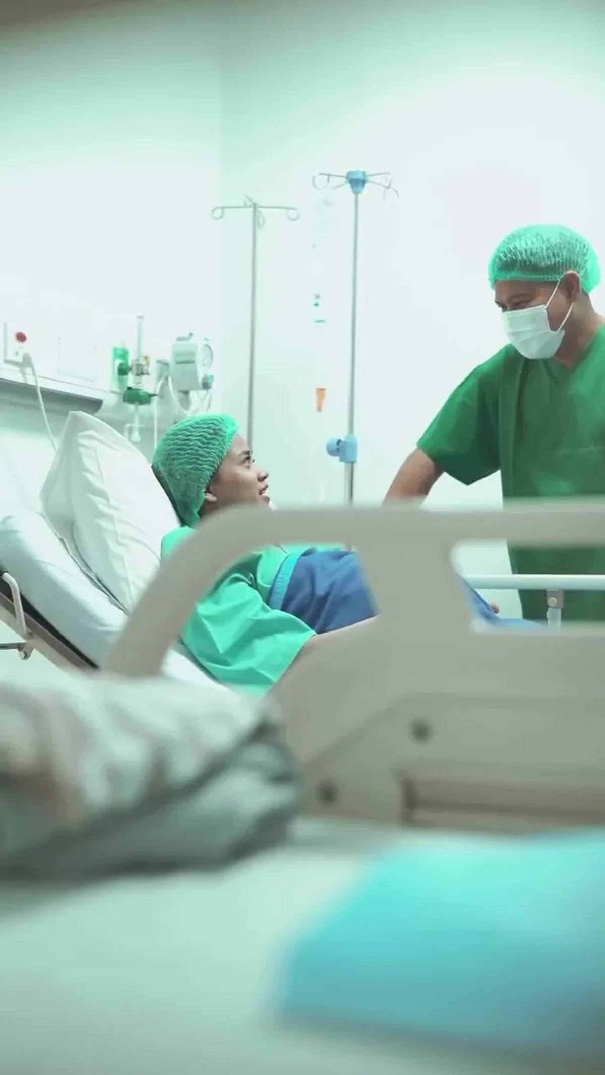 Istri Nino RAN Melahirkan