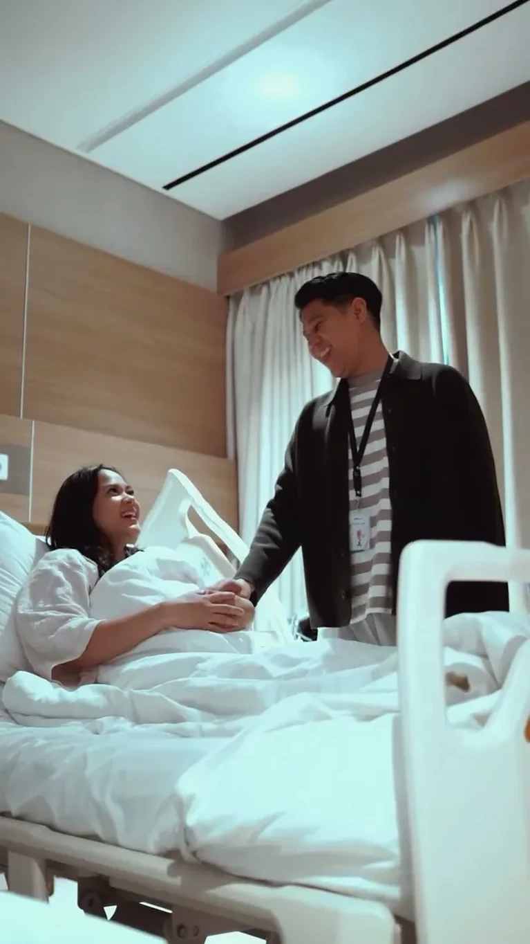 Istri Nino RAN Melahirkan