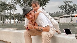 Ayah yang Protektif, 7 Momen Hangat Gary Iskak Bareng Anak Kini Tinggal Kenangan