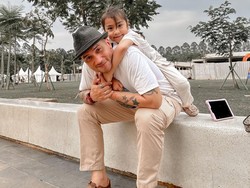 Ayah yang Protektif, 7 Momen Hangat Gary Iskak Bareng Anak Kini Tinggal Kenangan