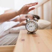 5 Ciri Kepribadian Orang yang Suka Tekan Tombol 'Snooze' Alarm di Pagi Hari Menurut Psikolog