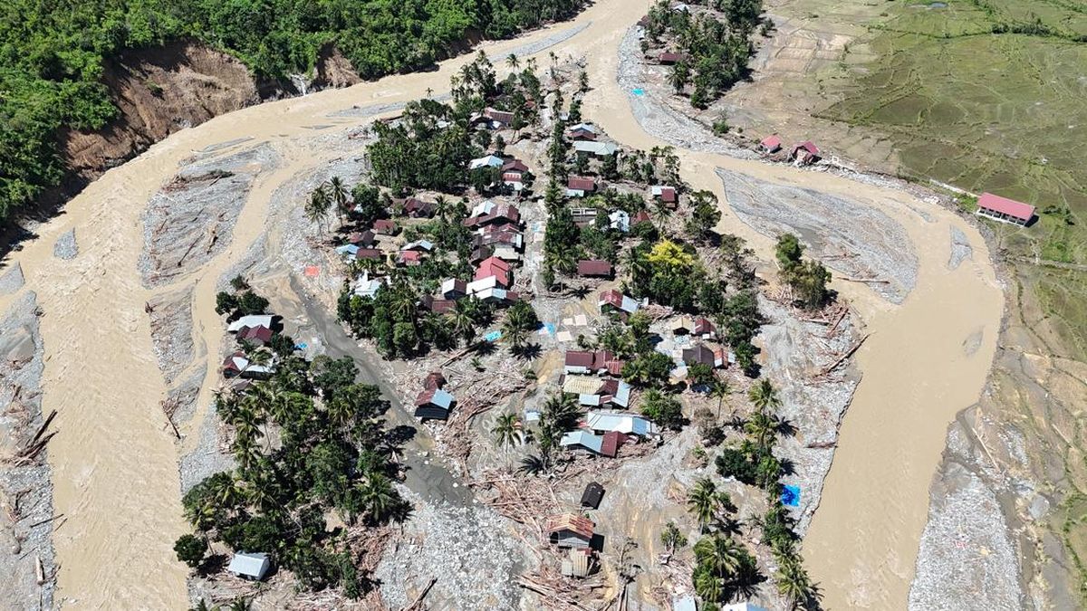 Mualem Sebut Banjir Bandang Aceh Seperti Tsunami Kedua