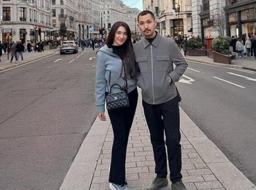 Ekspresi Datar Gusti Ega Saat Foto Bareng Angel Karamoy Jadi Sorotan