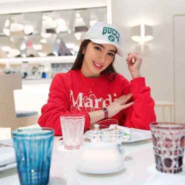 Terpopuler: Bahasa Inggris Angel Karamoy Disorot vs Negara Paling Tak Bahagia