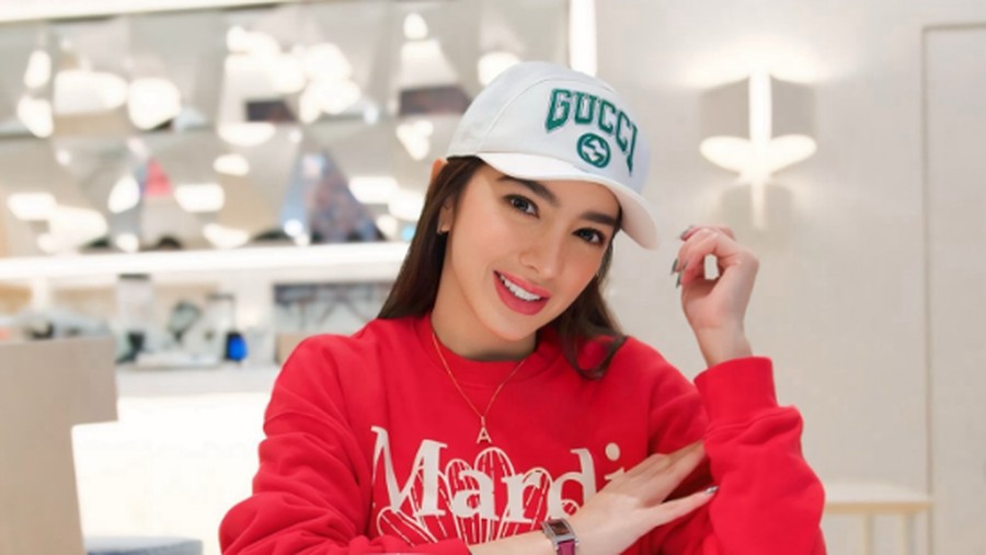 Momen Angel Karamoy Rayakan Ultah Gusti Ega dan Kulineran di London