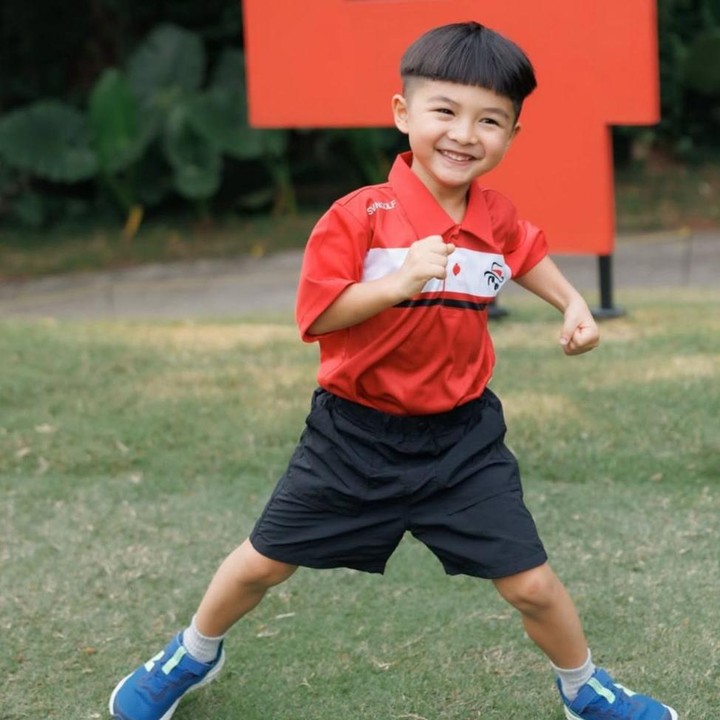 <p>Selama mengikuti turnamen, Dante tampak bahagia, Bunda. Hal ini juga diungkapkan langsung oleh Chelsea melalui unggahannya di Instagram. "Lihatlah wajah bahagianya setiap detik dia berada di lapangan golf&hellip; Dante, jika ini benar-benar gairahmu, kami sangat senang kami belum terlambat untuk menemukannya! Dan ini baru permulaan, turnamen pertamamu di usia 5 tahun&hellip; tanpa ekspektasi apa-apa kemarin, kaget banget Dante Juara 3. Bangga banget sama kamu, sayangku! Bermimpilah besar, Dante," tulis Chelsea. (Foto: Instagram @chelseaoliviaa)</p>