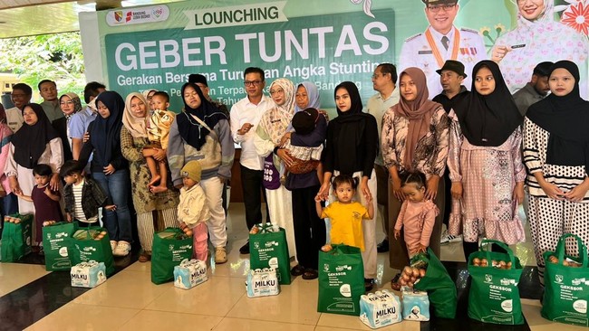 Pemerintah Kabupaten Bandung luncurkan program Geber Tuntas dan Gekksor untuk turunkan angka stunting, Kolaborasi PKK, Baznas, dan Pemkab dukung gizi ibu hamil.