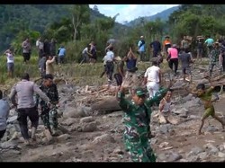 Pakai Heli, Bantuan Sentuh Pining Aceh yang Terisolir Akibat Banjir