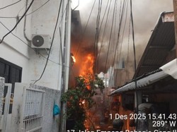 Kebakaran Rumah di Jelambar Jakbar, 94 Personel Damkar ke TKP