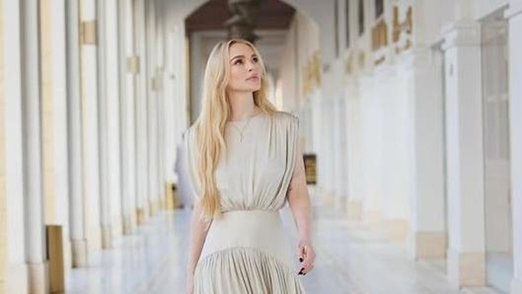 Potret Lindsay Lohan yang Dipuji Makin Cantik