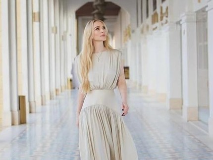 Terpopuler: Potret Lindsay Lohan Bahagia Jalani Kehidupan di Dubai