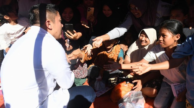Mendikdasmen Abdul Mu'ti akan mendirikan tenda belajar darurat untuk memastikan proses belajar tetap berlangsung di daerah terdampak bencana Sumatra.