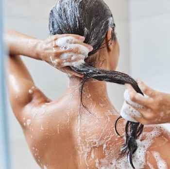 Seberapa Sering Harus Keramas? Ini Anjurannya