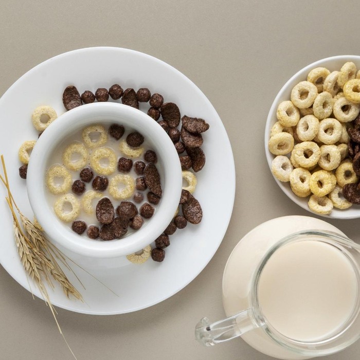 Sereal manis mengandung gula tinggi dan minim nutrisi penting bagi tubuh. Konsumsi berlebihan dapat meningkatkan risiko obesitas dan gangguan fungsi ginjal.