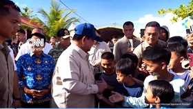 Prabowo Temui Warga Terdampak Banjir dan Longsor di Padang Pariaman
