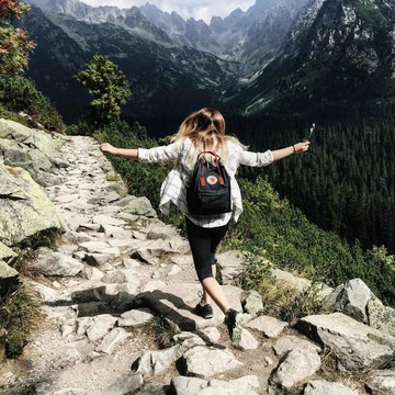 Tips Cerdas Mengatur Keuangan Selama Traveling, Bisa Liburan Hemat Tanpa Drama!