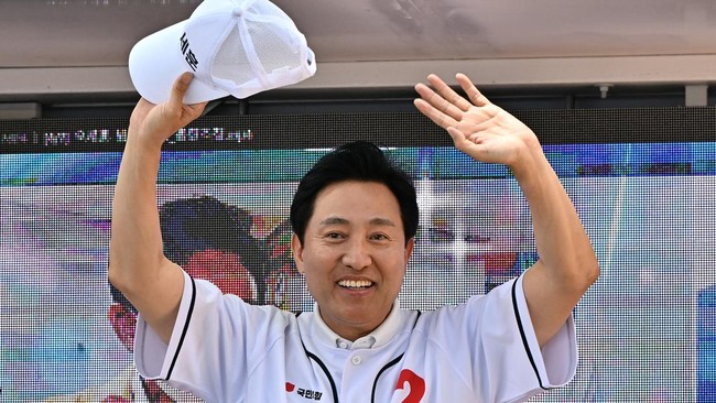 Jaksa di Korea Selatan mendakwa Wali kota Seoul, Oh Se-hoon, atas tuduhan melanggar aturan pendanaan politik, Senin (1/12).