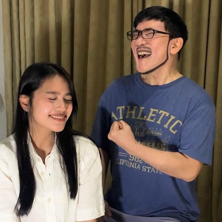 <p>Nama Yana Julio dikenal sebagai penyanyi Indonesia yang tergabung dalam grup vokal, Elfa&rsquo;s Singers. Perjalanan kariernya di dunia musik telah melahirkan banyak karya dan prestasi. (Foto: Instagram @yanajulio60)</p>