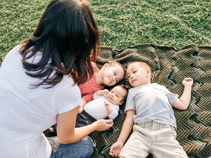 Unik, Bunda Ini Melahirkan Tiga Anak di Tanggal 08-08-08, 09-09-09, dan 10-10-10