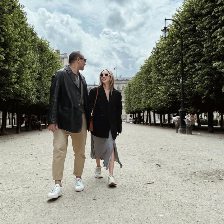 <p>Ia pun tak lupa menyampaikan terima kasih kepada Tiko yang selalu mendampingi di saat suka dan duka. &ldquo;Terima kasih sudah jadi orang yang mau berjuang sama-sama, yang bisa bikin aku ketawa <em>even when I&rsquo;m sad</em>, yang tetap sabar ketika aku marah, dan yang selalu bilang &lsquo;<em>You can do this</em>&rsquo; setiap kali aku meragukan diriku sendiri,&rdquo; ungkapnya.&nbsp;(Foto: Instagram @itsmebcl)</p>