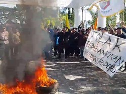 Demo Tolak Pembangunan Pendopo Bupati Mempawah Rp 22 M Ricuh