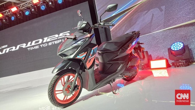 Honda telah merilis facelift Vario 125, sekaligus menambah varian baru Street 125 yang telah dilengkapi setang telanjang alias naked.