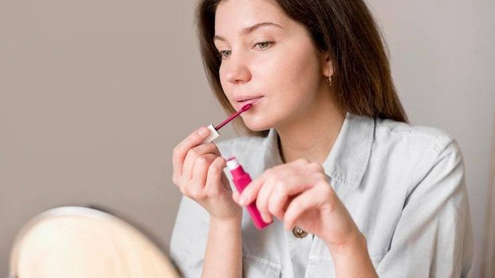 5 Ciri Lipstik Kedaluwarsa yang Sudah Tidak Layak Pakai