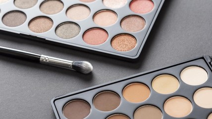 5 Rekomendasi Makeup Palette, Komplet dari Bronzer hingga Blush