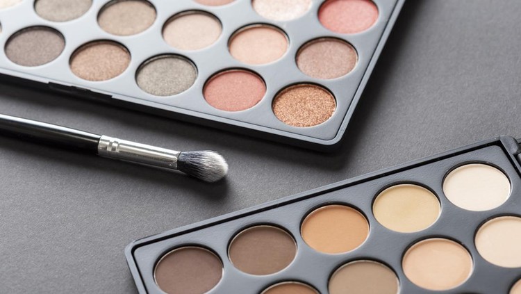 Ilustrasi makeup palette