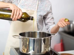 Parah! Suami Minta Istrinya Masak Tengah Malam, Netizen Meradang