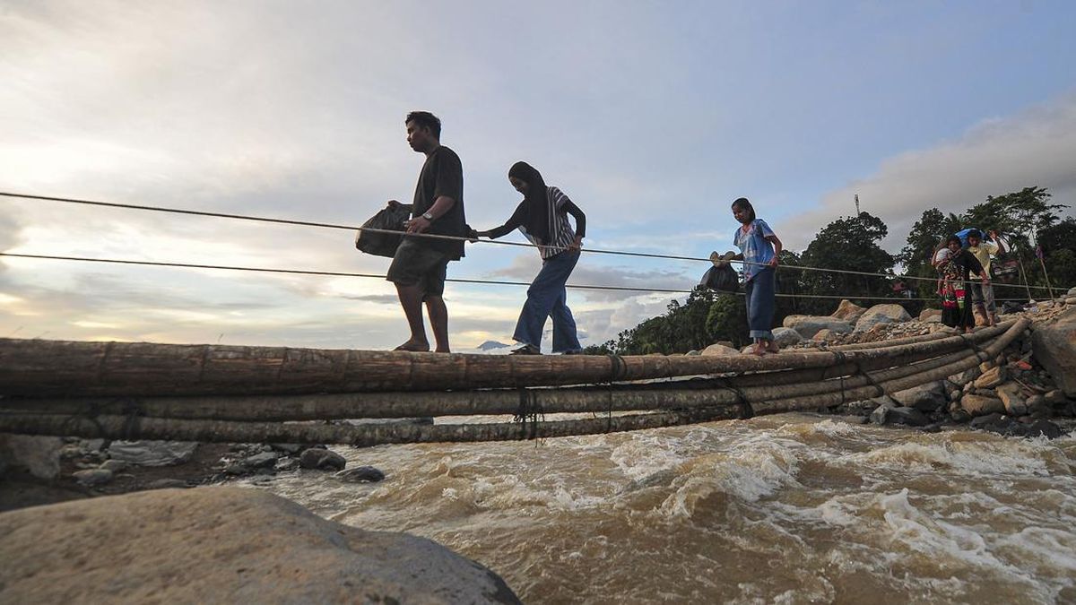 Jembatan Darurat di Probolinggo Kembali Putus Diterjang Banjir
