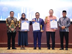 MenPAN-RB Terima Penghargaan Life Time Achievement di KORPRI Award 2025