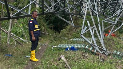 Bahlil Tinjau Kerusakan Listrik Bireuen dan Percepat Pemulihan