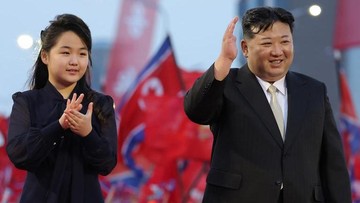 Kabar Terkini Artis dari InsertLive : Penampilan Terbaru Putri Kim Jong Un Saat Temani Ayah Kerja Disorot
